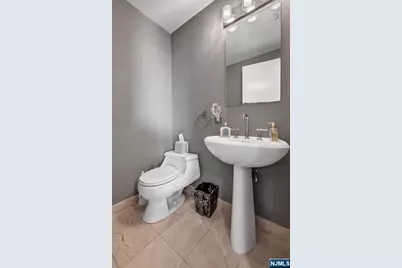 916 Hudson Park, Edgewater, NJ 07020 - Photo 27