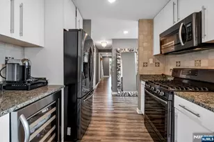 916 Hudson Park, Edgewater, NJ 07020 - Photo 15