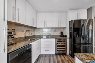 916 Hudson Park, Edgewater, NJ 07020 - Photo 13