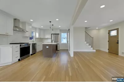 300 John Ochs Drive, Saddle Brook Township, NJ 07663 - Photo 9