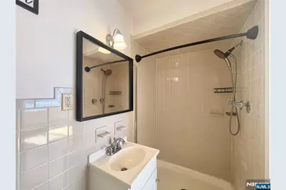 137 Orient, Rutherford, NJ 07070 - Photo 5