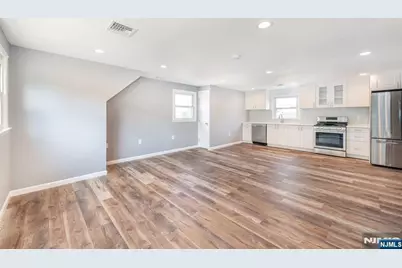 108 Woodrow Avenue, Woodland Park, NJ 07424 - Photo 5