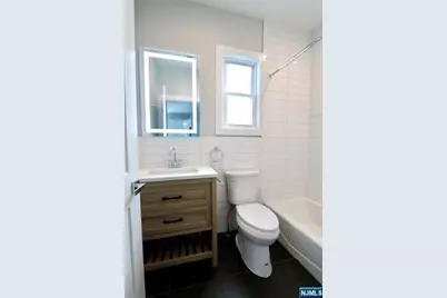59 Locust Avenue 2R #2R, Wallington, NJ 07057 - Photo 17