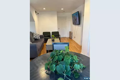 377 Westminster Place 2nd Floor #2nd Floor, Lodi, NJ 07644 - Photo 3