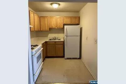 565 Grove Street A-5 #A-5, Clifton, NJ 07013 - Photo 3