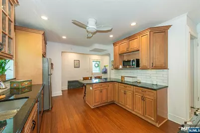 11 Mountain Avenue, Montclair, NJ 07042 - Photo 23
