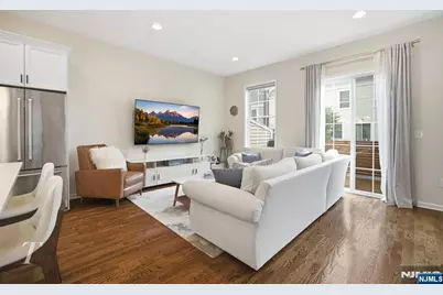 141 Roosevelt Drive, Wood Ridge, NJ 07075 - Photo 11