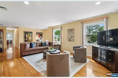 4 Elkin Drive, Livingston, NJ 07039 - Photo 5