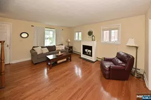 182 Roosevelt Pl, Maywood, NJ 07607 - Photo 3