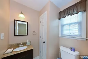 182 Roosevelt Pl, Maywood, NJ 07607 - Photo 7