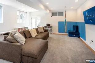 8 Willard Pl A, Montclair, NJ 07042 - Photo 19