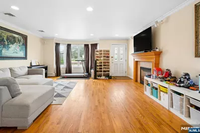 137 E Brinkerhoff Avenue A #A, Palisades Park, NJ 07650 - Photo 5