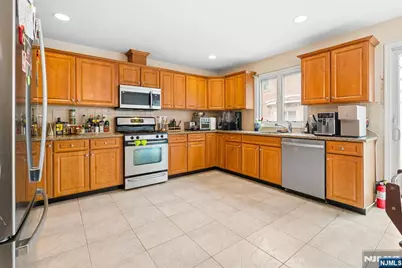 137 E Brinkerhoff Avenue A #A, Palisades Park, NJ 07650 - Photo 9
