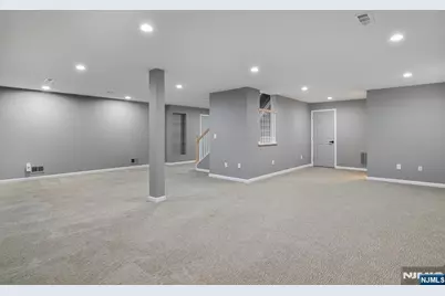8 Clements Court C0068 #C0068, Roseland, NJ 07068 - Photo 35