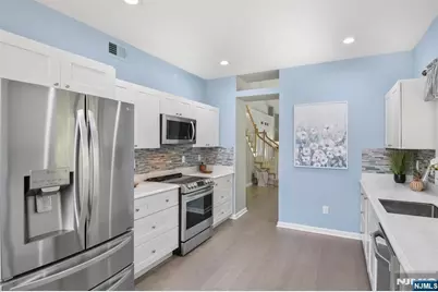 8 Clements Court C0068 #C0068, Roseland, NJ 07068 - Photo 15