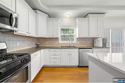 392 Oak Avenue, River Edge, NJ 07661 - Photo 13