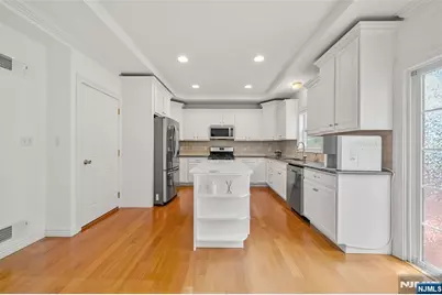 392 Oak Avenue, River Edge, NJ 07661 - Photo 11