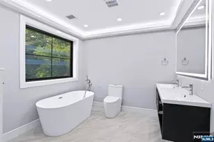 49 N Glenwood Dr, Bergenfield, NJ 07621 - Photo 27
