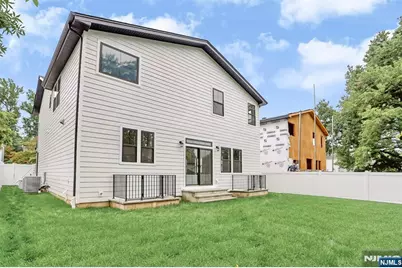 49 N Glenwood Drive, Bergenfield, NJ 07621 - Photo 49