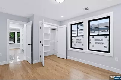 49 N Glenwood Drive, Bergenfield, NJ 07621 - Photo 31