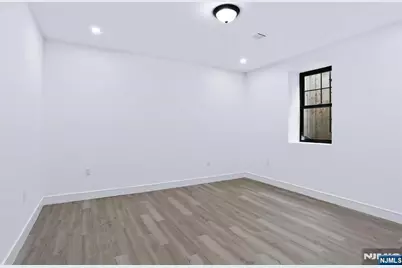49 N Glenwood Drive, Bergenfield, NJ 07621 - Photo 43