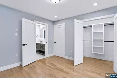 49 N Glenwood Drive, Bergenfield, NJ 07621 - Photo 35