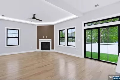 49 N Glenwood Drive, Bergenfield, NJ 07621 - Photo 21