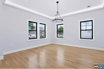 49 N Glenwood Drive, Bergenfield, NJ 07621 - Photo 5