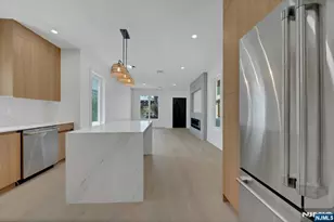 54 Hamilton Ave, Fairview, NJ 07022 - Photo 11