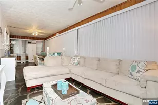137 Manhattan Ave, Waldwick, NJ 07463 - Photo 17