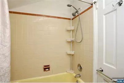 137 Manhattan Avenue, Waldwick, NJ 07463 - Photo 29