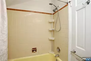 137 Manhattan Ave, Waldwick, NJ 07463 - Photo 29