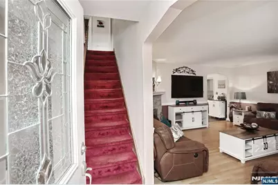 137 Manhattan Avenue, Waldwick, NJ 07463 - Photo 5