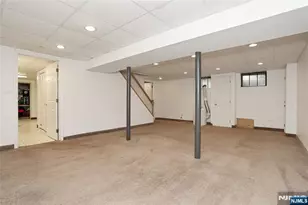 137 Manhattan Ave, Waldwick, NJ 07463 - Photo 31