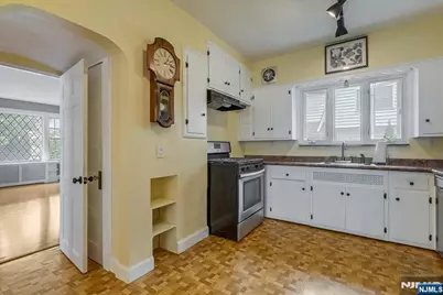 189 Mineral Spring, Passaic, NJ 07055 - Photo 11