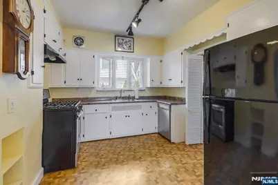 189 Mineral Spring, Passaic, NJ 07055 - Photo 13