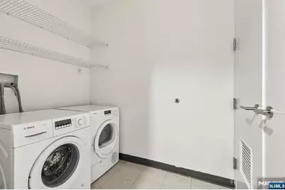 1 Executive 404 #404, Fort Lee, NJ 07024 - Photo 35