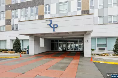 1 Executive 404 #404, Fort Lee, NJ 07024 - Photo 3