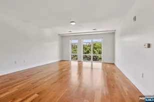1 Executive 404, Fort Lee, NJ 07024 - Photo 29