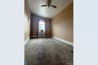 90 Spring Valley Avenue, Hackensack, NJ 07601 - Photo 9