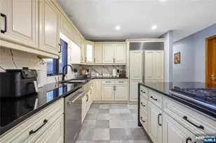 141 Burton Ave, Hasbrouck Heights, NJ 07604 - Photo 15