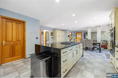 141 Burton Avenue, Hasbrouck Heights, NJ 07604 - Photo 13