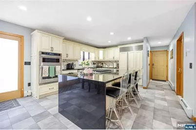 141 Burton Avenue, Hasbrouck Heights, NJ 07604 - Photo 9