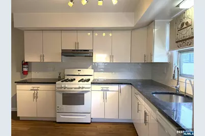 24 Ruby Avenue 2nd Floor #2nd Floor, Palisades Park, NJ 07650 - Photo 5