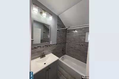 17 Cedar Street 3rd Floor #3rd Floor, Newark, NJ 07106 - Photo 11