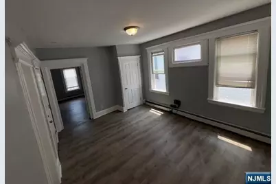 17 Cedar Street 3rd Floor #3rd Floor, Newark, NJ 07106 - Photo 5