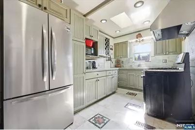409 Tryon Avenue, Englewood, NJ 07631 - Photo 9