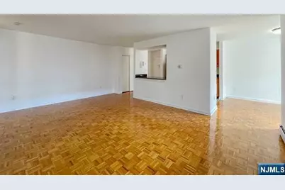 135-167 S Maple Avenue 155 E #155 E, Ridgewood, NJ 07450 - Photo 3