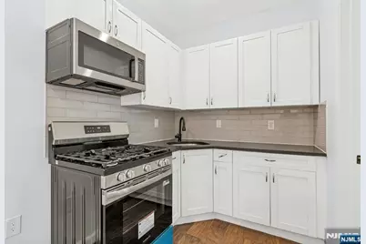344 Danforth Avenue Unit 1 #Unit 1, Jersey City, NJ 07305 - Photo 3