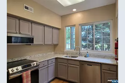 42 Birchwood Road, Bedminster Township, NJ 07921 - Photo 9